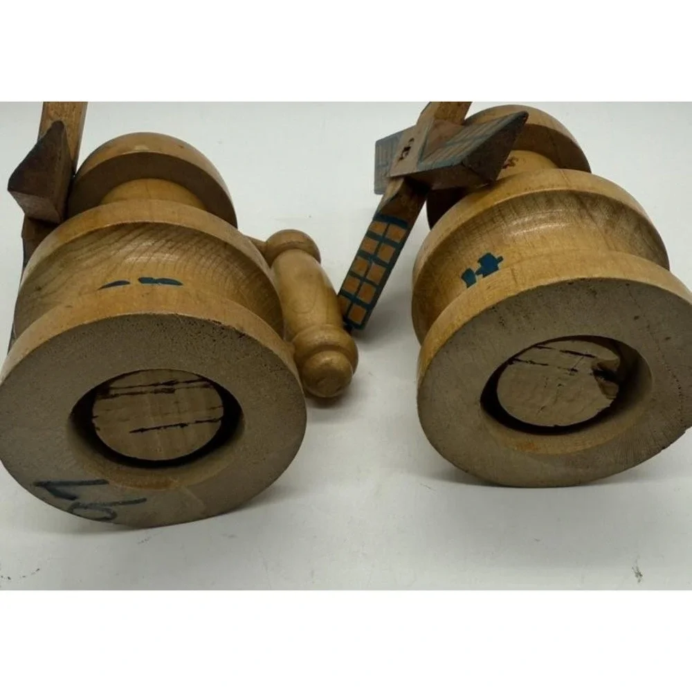 Wooden Windmill‎ Salt Pepper Shakers Hand Painted Rustic Cottage Dutch Kitchen